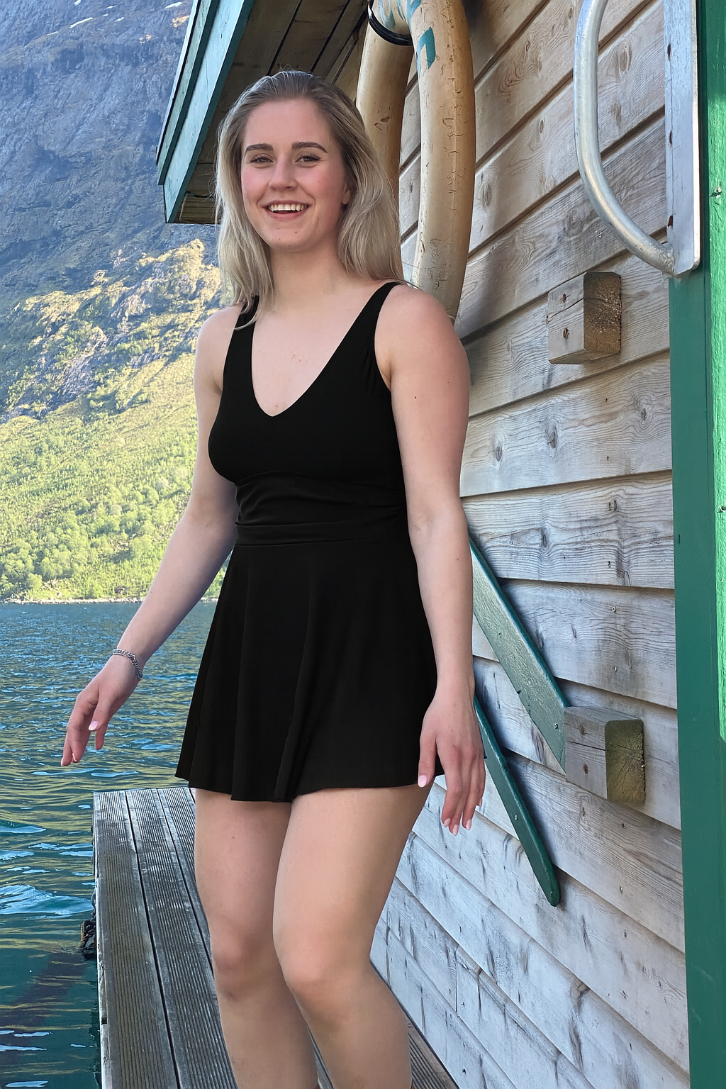 Badekjole Marilyn - Fjord Vibes badekjole Black🖤 LOW CUT ⭐NYHET KOMMER SNART⭐