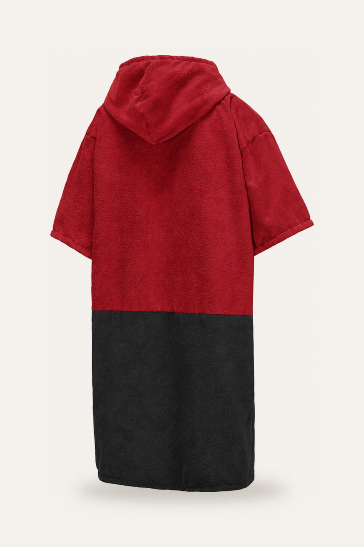 Rød badeponcho til isbading i mikrofiber fra Fjord Vibes – sett bakfra