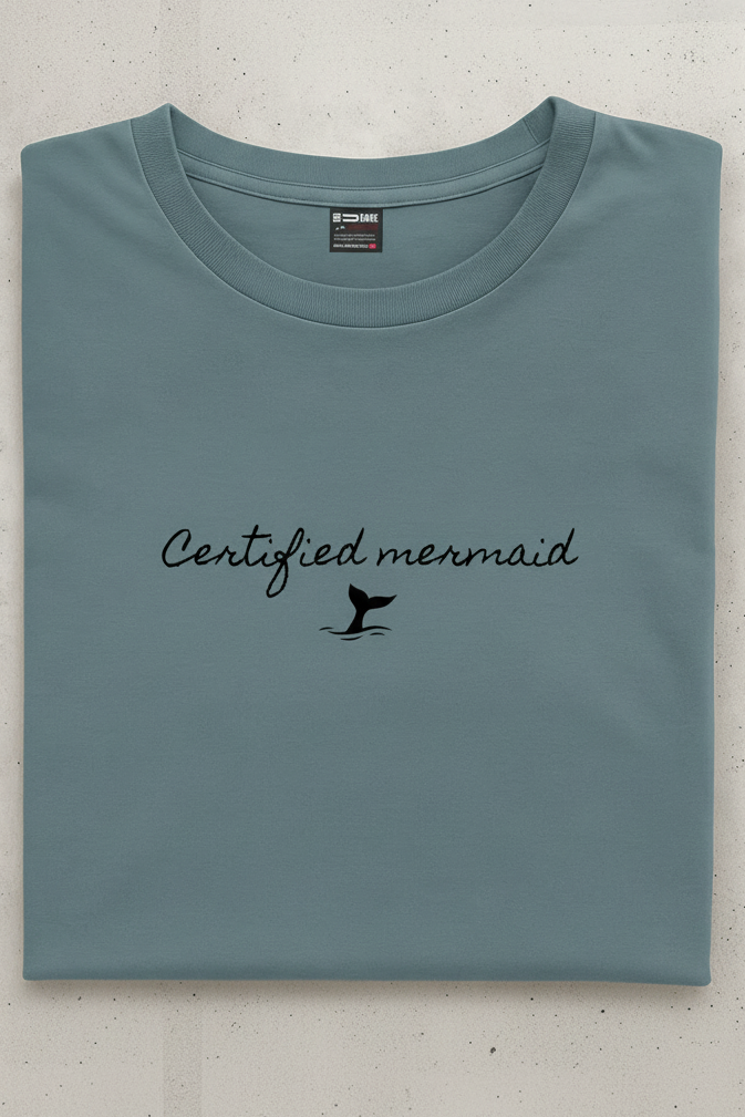 sjø-grønn sammenlagt unisex t-skjorte med isbading motiv Certified Mermaid fra DoUdare