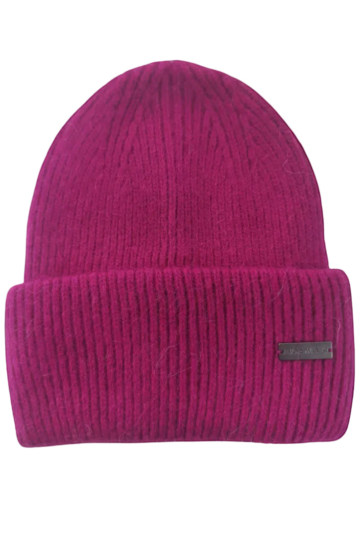 angora ull lue til isbading med fjord vibes logo påsydd bremmen i lavendel farge