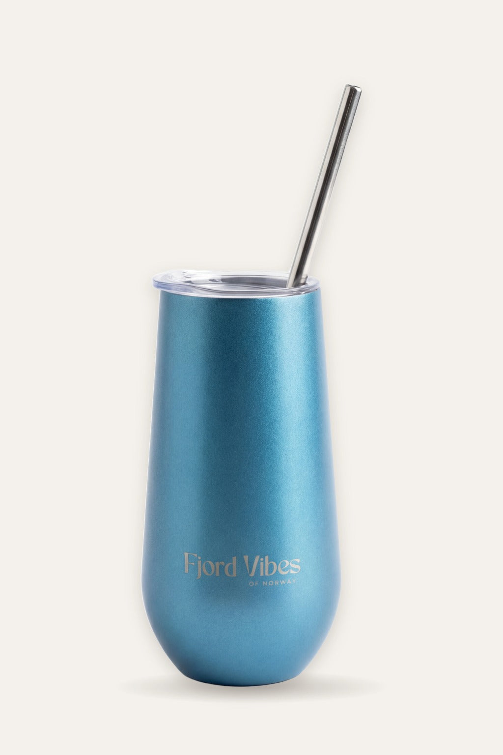 Prosecco termokopp i metallic blue med lokk og sugerør i rustfritt stål – dobbelvegget champagneglass fra Fjord Vibes