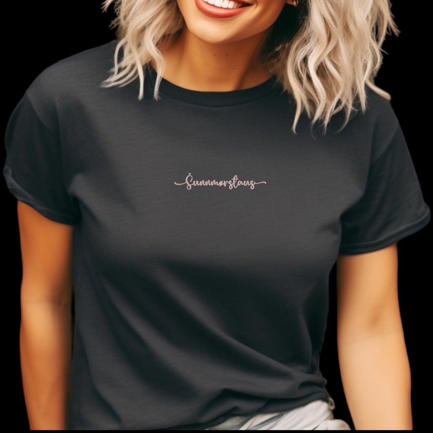 SUNNMØRSTAUS og WANNABE NY DESIGN t-skjorte til dame fra Sunnmøre - DoUdare